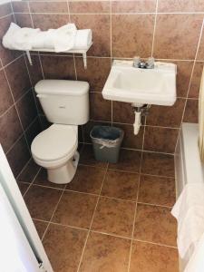 Gallery image of Woodridge Motel in Terre Haute