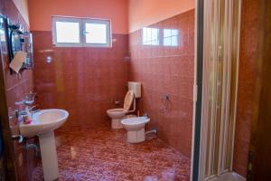 Ванная комната в Our Way Guest House & Hostel
