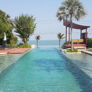Bazén v ubytování Pranaluxe Pool Villa Holiday Home nebo v jeho okolí