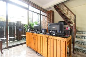 Vstupní hala nebo recepce v ubytování RedDoorz near AMIKOM Yogyakarta 2
