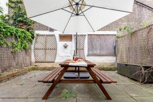 Galería fotográfica de Elegant 3Bed Apartment in Kensington Olympia en Londres