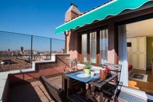 Zdjęcie z galerii obiektu Ve-nice Suite Rialto View RT-12 w Wenecji +28 zdjęć