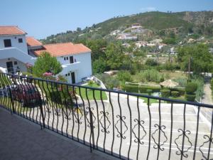 Uma vista da montanha tirada do apartamento 