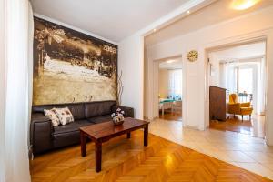 Posezení v ubytování Apartment Caesar by Belmont Realty