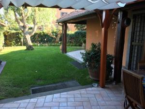 A garden outside VILLA VENERE near the sea- 25 minutes to S.Peter