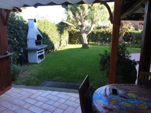 A garden outside VILLA VENERE near the sea- 25 minutes to S.Peter