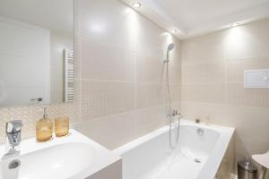 Kúpeľňa v ubytovaní BpR Luxurious & Stylish Duplex Home