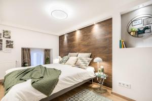 Posteľ alebo postele v izbe v ubytovaní BpR Luxurious & Stylish Duplex Home
