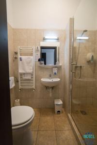 A bathroom at Hotel Metro