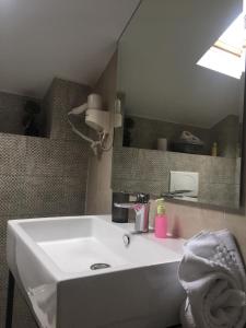 Koupelna v ubytování Sleep Inn Prishtina