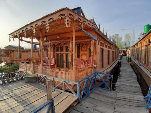 Balkón nebo terasa v ubytování heritage geneva house boat