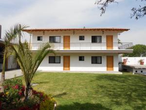 Gallery image of Hotel La Ribereña in Ajijic
