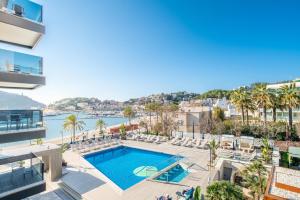 Hồ bơi trong/gần Hotel Eden Soller