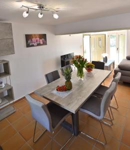 Posedenie v ubytovaní Villa Ela Ferienappartements