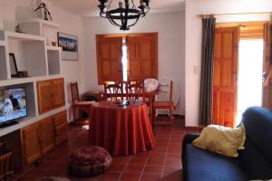 TV tai viihdekeskus majoituspaikassa Una joya en la Alpujarra