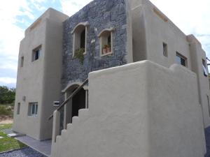 Το κτήριο όπου στεγάζεται  το διαμέρισμα