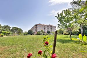Vonkajšia záhrada v ubytovaní Apartment Branka - Monterol