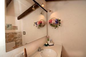A bathroom at La Covarxella Még 23 kép