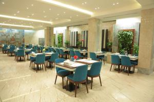Restaurace v ubytování Qasr AlDur Hotel