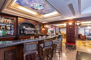 Lounge atau bar di River Chateau Hotel