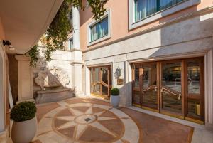 Gallery image of River Chateau Hotel in Rome