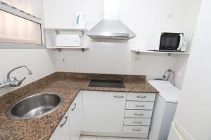 Imagen de la galería de DIFFERENTFLATS Dms, en La Pineda 21 fotos más