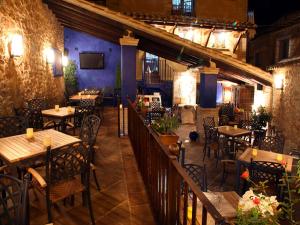 A restaurant or other place to eat at Hotel Boutique Maribel (Adult Only)