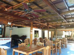 A restaurant or other place to eat at Calypso Surf and Dive