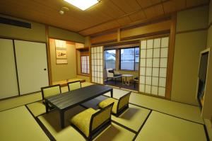 Posezení v ubytování Gion Ryokan Karaku