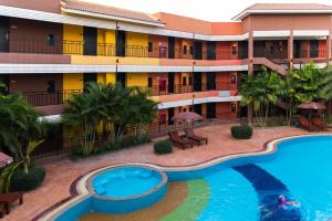 Piscina di Prelude Hotel o nelle vicinanze