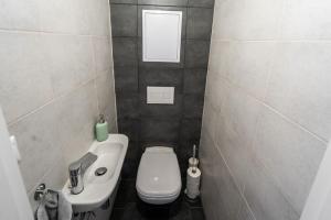 Kúpeľňa v ubytovaní Old Town Luxury Apartment in heart of Bratislava