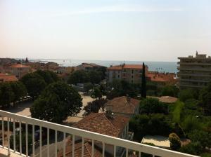 - Balcón con vistas a la ciudad en Le Castel du Cros, en Cagnes-sur-Mer