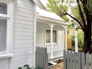 Το κτήριο όπου στεγάζεται  η παραθεριστική κατοικία