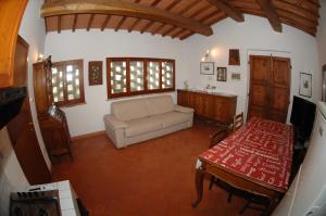 TV a/nebo společenská místnost v ubytování Agriturismo I Poggi