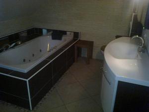 Mynd úr myndasafni af Faaakersee Seahouse mit Privat Strand í Faak am See