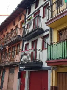Budynek, w którym mieści się apartament