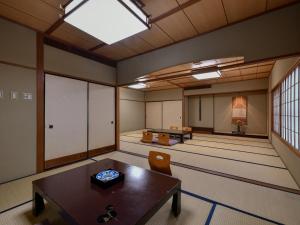 Biliár nebo kulečník v ubytování Awara Onsen Minoya Taiheikaku