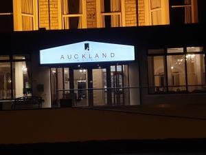 Galeriebild der Unterkunft The Auckland Hotel in Morecambe