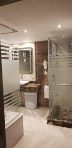 Koupelna v ubytování Royal Maadi Hotel