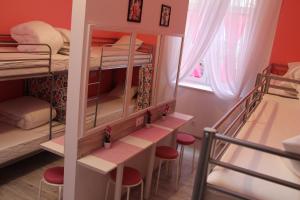 Posteľ alebo postele v izbe v ubytovaní Lorf Hostel&Coffee