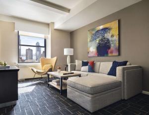Posezení v ubytování The Shelburne Sonesta New York