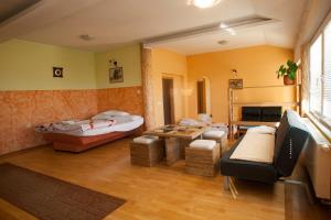 Postel nebo postele na pokoji v ubytování Guest House Čelan