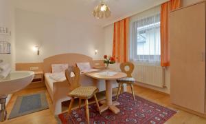 Posedenie v ubytovaní Haus Dejakom Mayrhofen