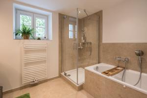Koupelna v ubytování Apartment Villa Leopoldskron + 37 fotografií
