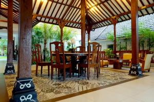 Restoran või mõni muu söögikoht majutusasutuses Diana Hotel Jogja