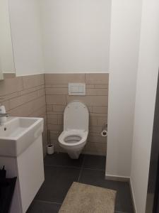 Koupelna v ubytování Via stenna + 15 fotografií