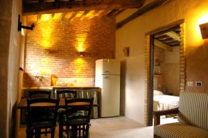 En eller flere senge i et værelse på B&B Casale di Poggioferro + 37 billeder