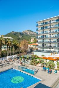 Swimming pool sa o malapit sa Hotel Eden Soller