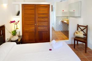 Posteľ alebo postele v izbe v ubytovaní Can Noves - Villa de 5 suites 28 y 58
