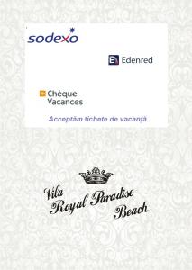 een kaart voor een bruiloft met een kroon op een damastpatroon bij Royal Paradise Beach in Mamaia Nord – Năvodari